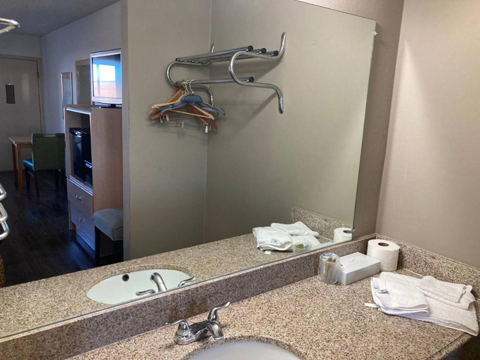 Bathroom 4, Tree Inn & Suites Albuquerque, Bernalillo