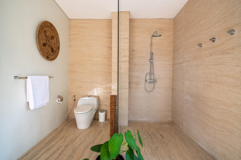Bathroom 4, Villa Sunsara 2 - Spacious 4-Bedroom Haven next to Berawa Beach, Badung