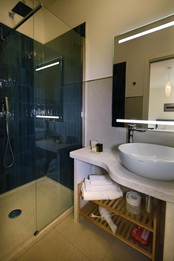 Others 4, Home Suite LE MONDE, Cagliari