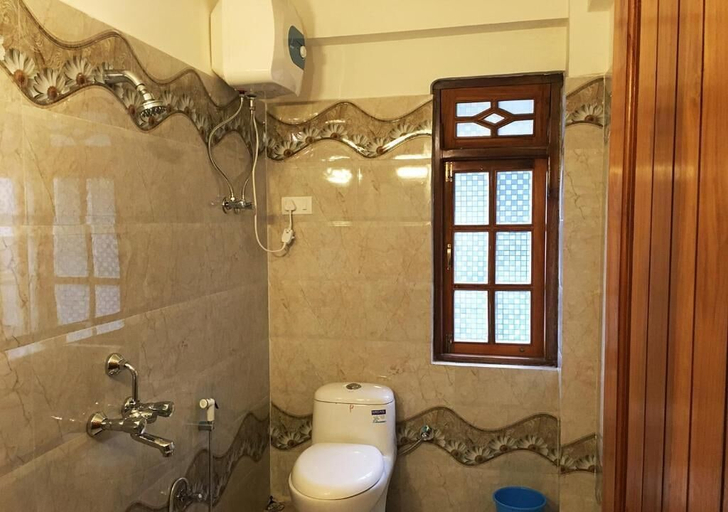 Bathroom 4, Misson Valley Kalimpong, Darjiling
