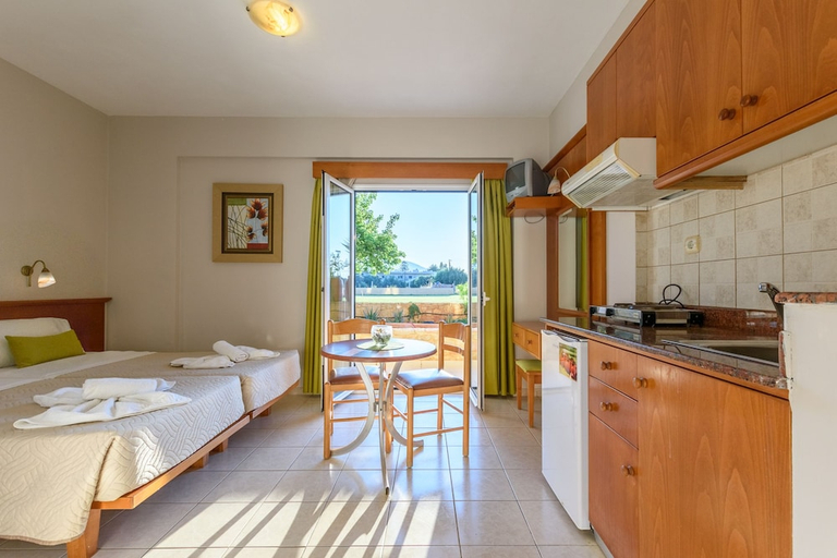 Bedroom 2, Danelis Studios & Apartments, Crete
