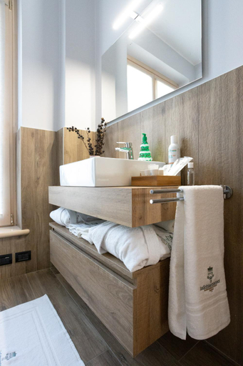 Bathroom, Lo Schiaccianoci Bed&Breakfast de Charme, Bergamo