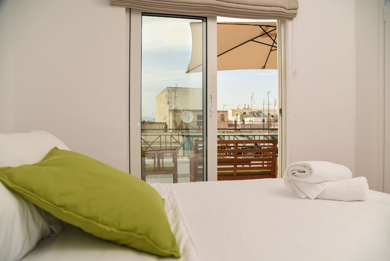 Bedroom 5, Tier Collection, Attica