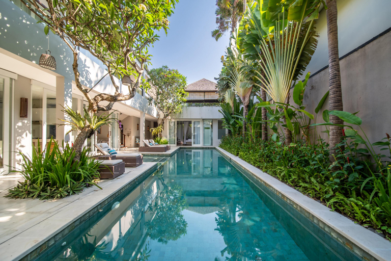 Sport & Beauty 2, Villa Sunsara 2 - Spacious 4-Bedroom Haven next to Berawa Beach, Badung