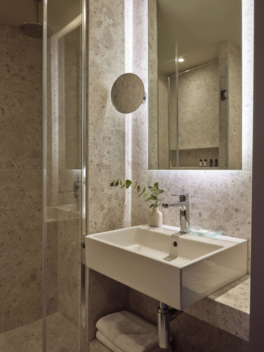 Bathroom 5, City Hotel Thessaloniki, Central Macedonia