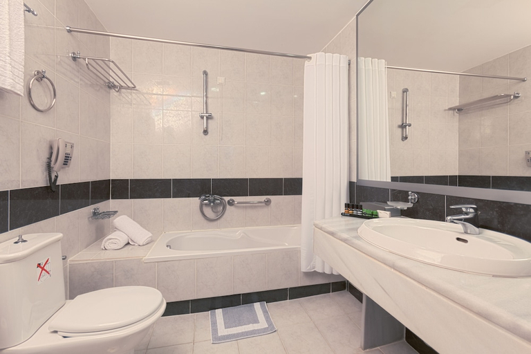 Bathroom 5, Kipriotis Panorama and Suites, South Aegean