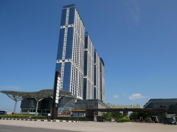 Exterior 10