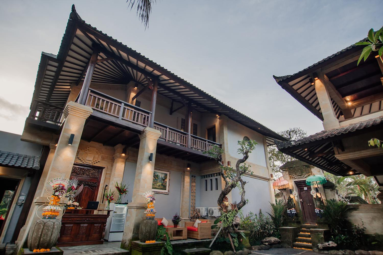Exterior 4