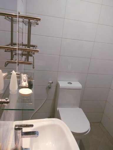 Bathroom 17