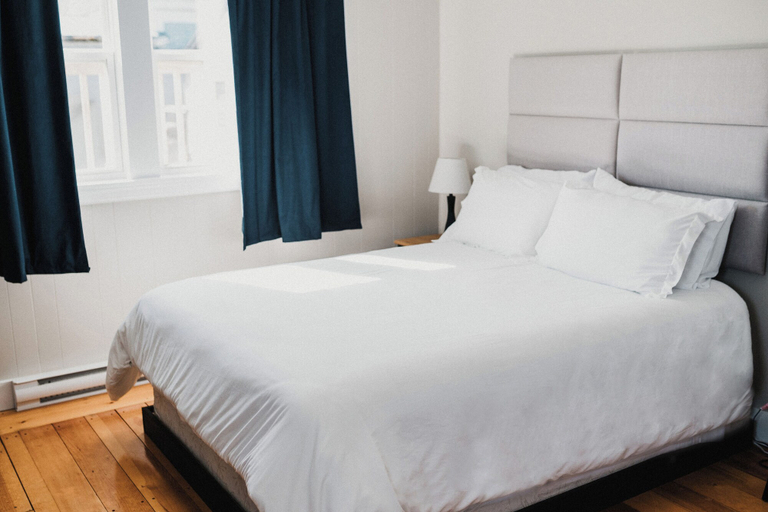 Bedroom 2, Loyalist Inn & Suites, Shelburne