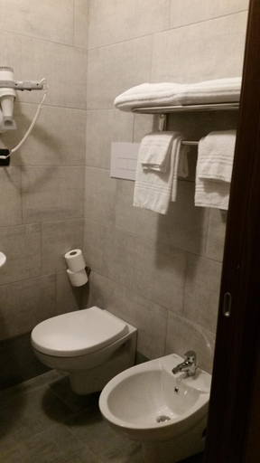 Others 4, Ricci Rooms, Genova
