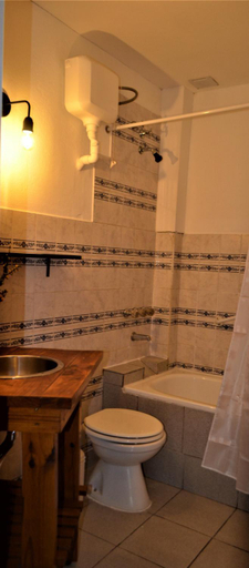 Bathroom 4, Posada San Antonio, Lago Argentino
