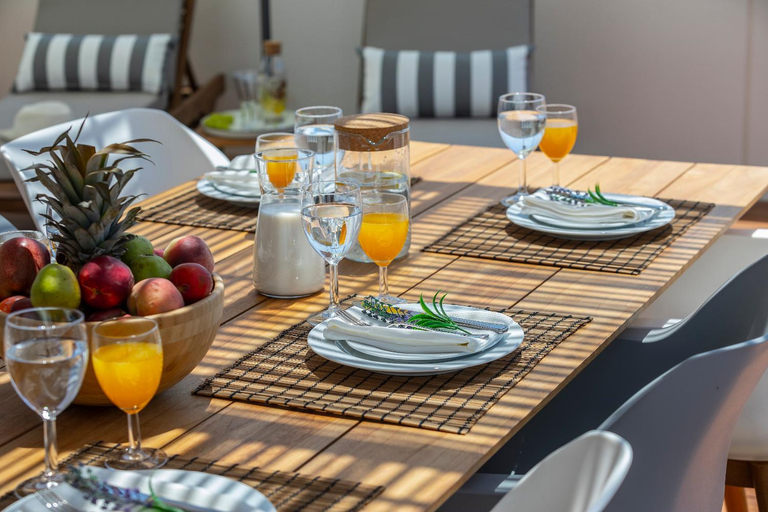 Food & Drinks 5, Chris Le Mare Luxury Villa