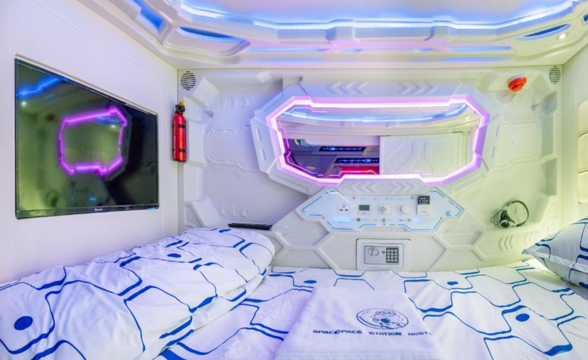 Bedroom 2, Space Station Hostel, Don Muang