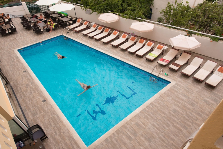 Sport & Beauty 2, Pela Maria - Adults Only, Crete