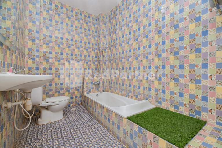 Bathroom 4