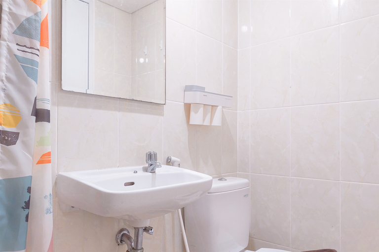Bathroom 5, Good Place Studio Apartment M-Town Residence near Summarecon Mall By Travelio, Tangerang