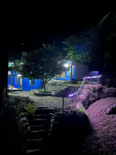 Exterior 11