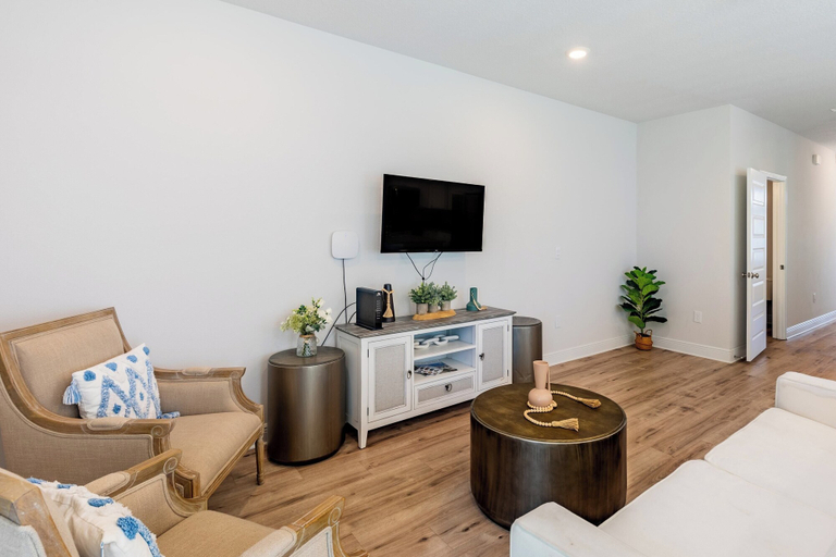 Others 5, Santa Rosa Hideaway by Avantstay Pet Friendly 6 Mins to Beach!, Walton