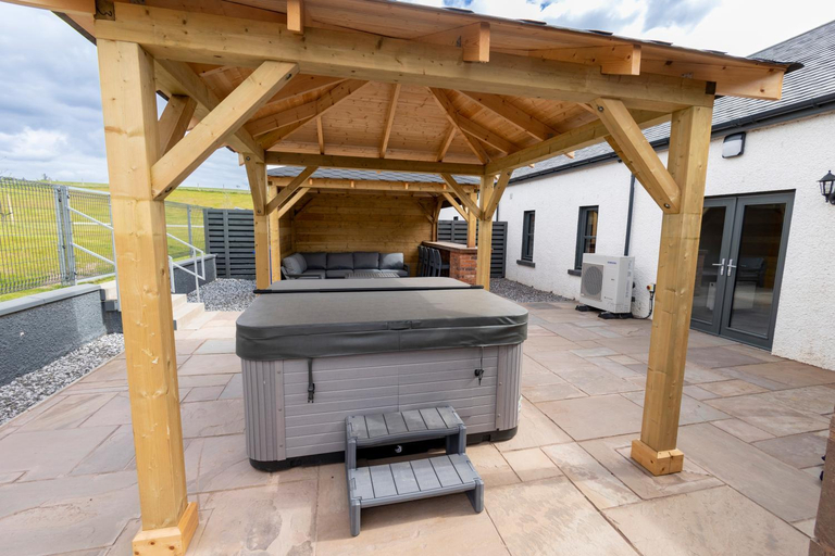 Others 4, Westertonhill Holiday Lodges - Private Hot Tub Hire Available, West Dunbartonshire