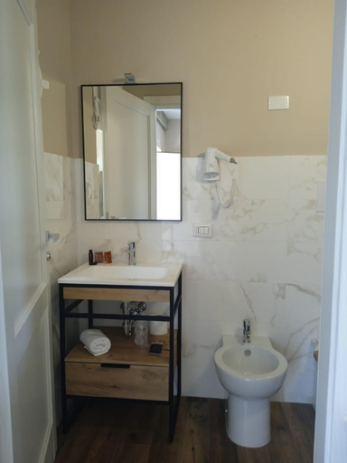 Bathroom 3, Masseria Spinale Wine Resort, Potenza