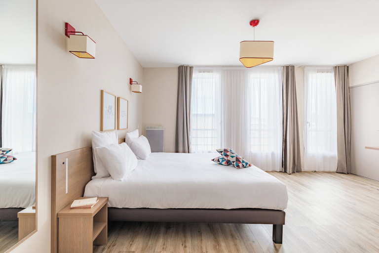Bedroom 4, Appart'City Confort Cherbourg, Manche