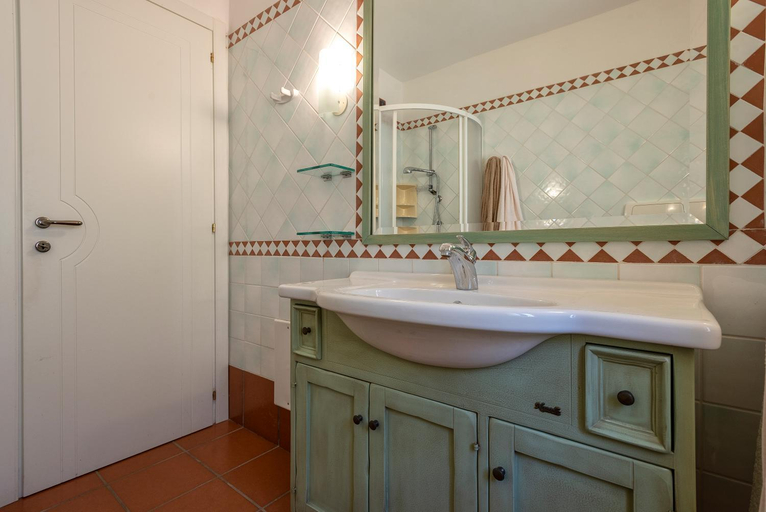 Bathroom 3, Ferret Apartment, Sassari