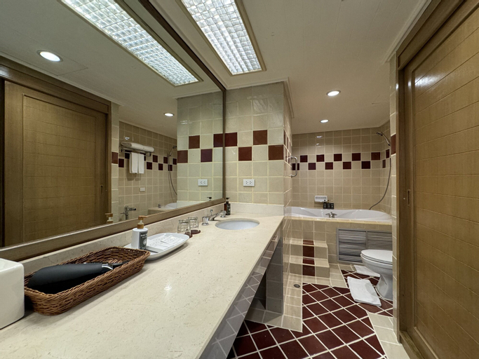 Bathroom 6