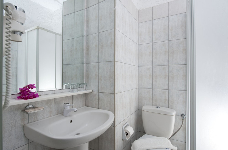 Bathroom 5, Heronissos, Crete