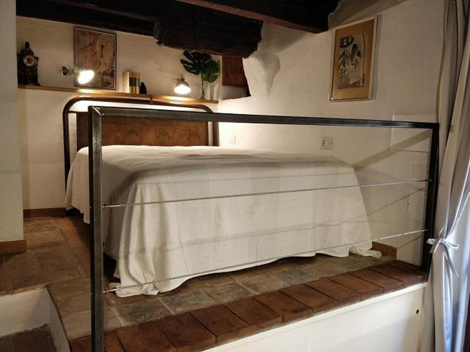 Bedroom 4, Casa Messi - Casa Messi a Vicolo Della Rivolta 25 Apt 5, Grosseto