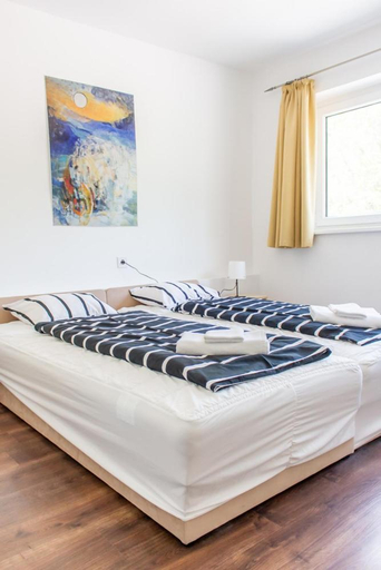 Others 4, Wesselenyi Strand apartmanok, Balatonalmádi