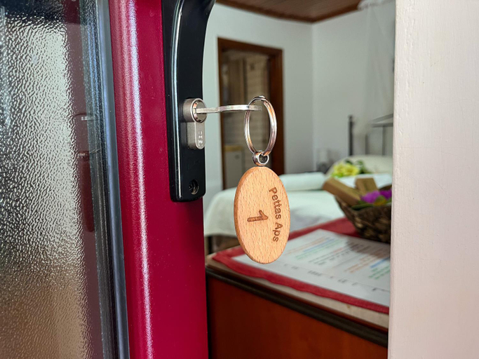 Bedroom 2, Pettas Apartments, Ionian Islands