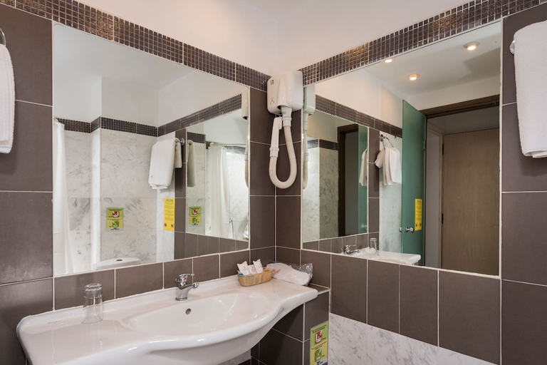 Bathroom 5, Orpheas Resort, Crete