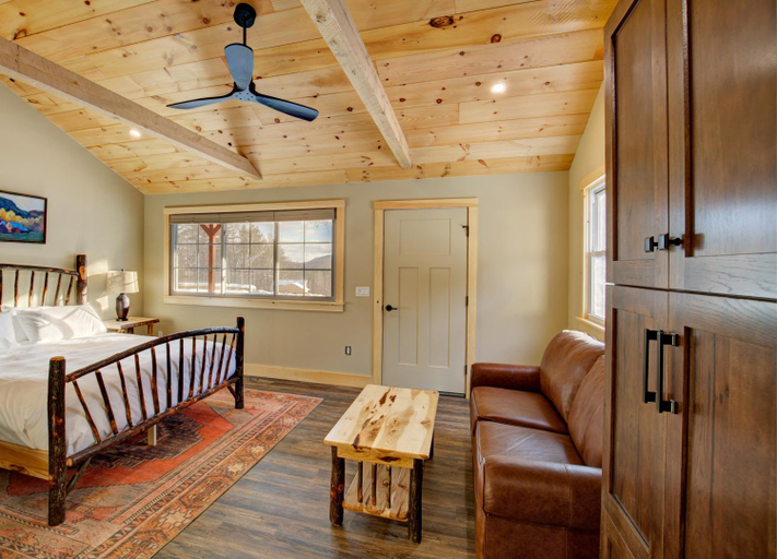 Others 5, The Lodge by Sunapee Stays, Sullivan