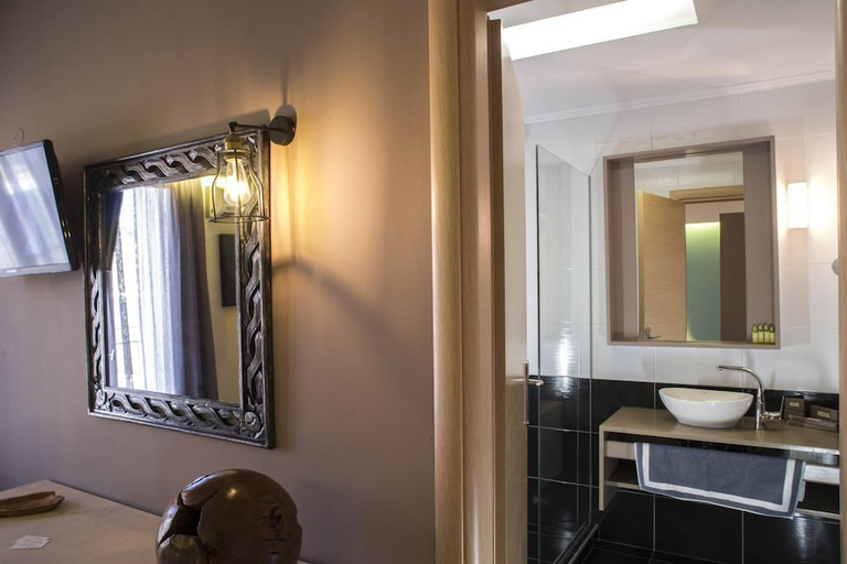 Bathroom 3, Elia Potie Studios, Crete