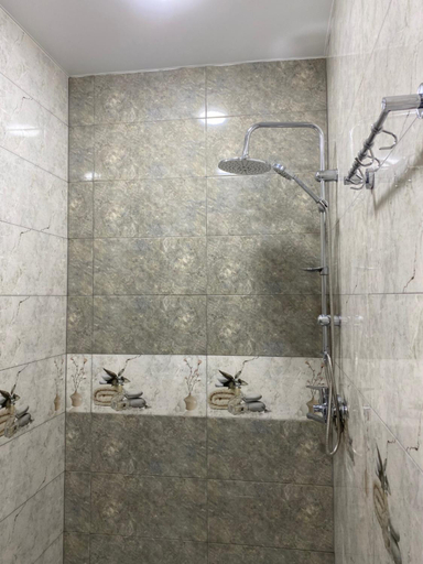 Bathroom 1, Happy Stay, Tskaltubo