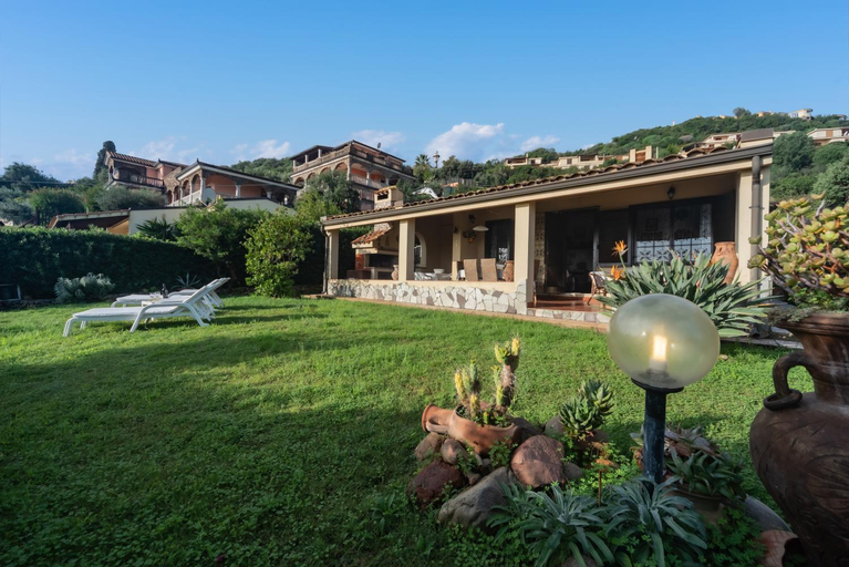 Others 5, Villa Monica, Cagliari