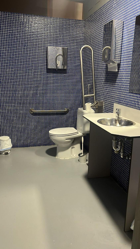 Bathroom 3, Albergue & Cafeteria Via de la Plata Hervas, Cáceres