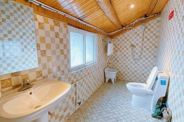Bathroom 3, Chenjia Courtyard, Guangyuan