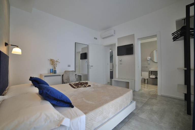 Others 3, Calaluna Rooms, Lecce