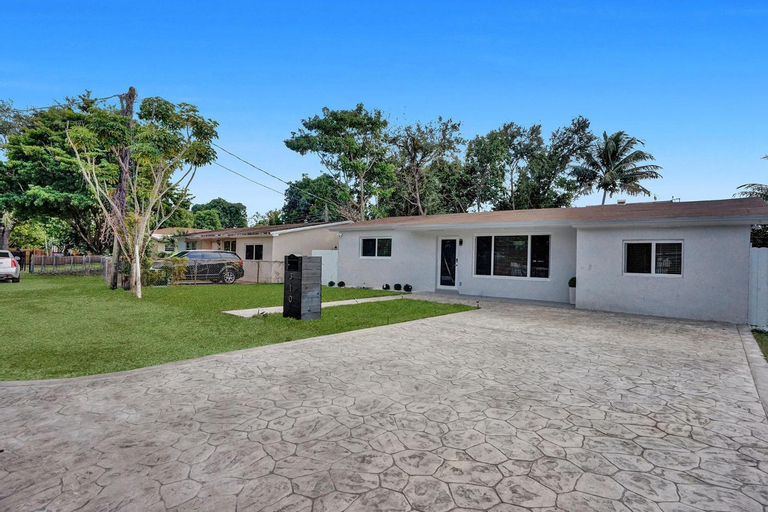 CryptoCabana, Miami-Dade