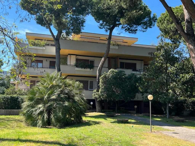 Others 3, Villa Riviera 287, Pescara