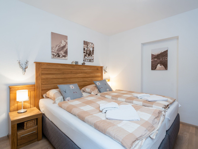 Bedroom 2, Alpine Apartment Near Kaprun, Zell am See