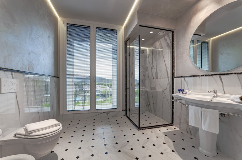 Bathroom 4, Hotel Premiere Abano Terme, Padua