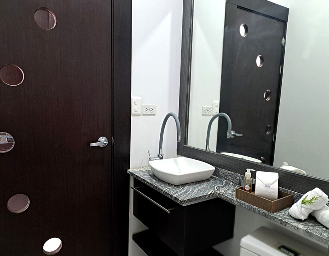 Bathroom 4, HOTEL QUINTA KRYSTAL BOUTIQUE, Rumiñahui