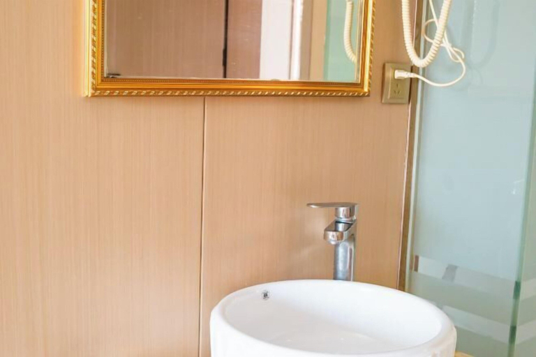 Bathroom 11