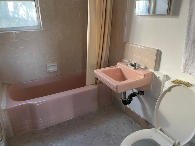 Bathroom, La Casa Motel Garden Grove Anaheim, Orange