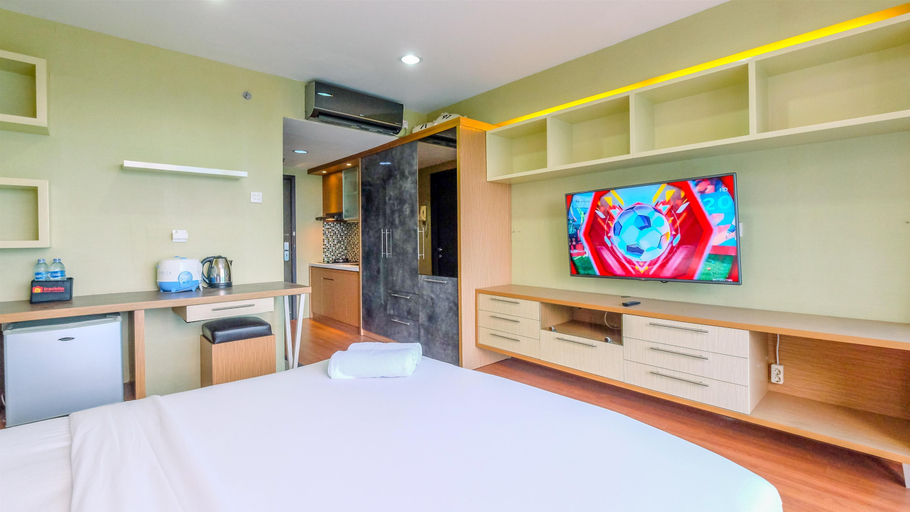 Bedroom 4, Homey and Minimalist Studio Tamansari The Hive Apartment By Travelio, East Jakarta