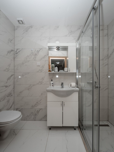 Bathroom 3, Apartments 4U