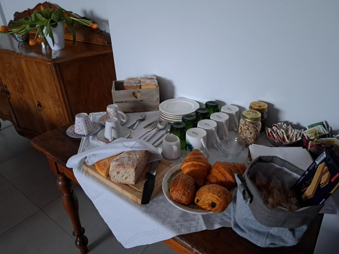 Food & Drinks